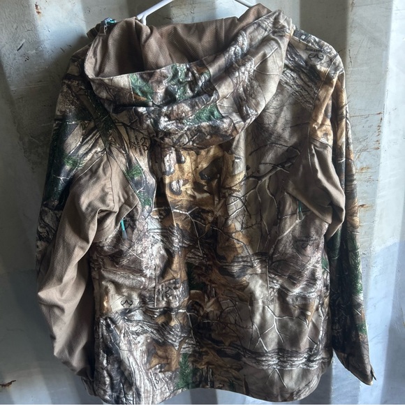 Cabelas women’s camo wind breaker - Picture 2 of 4
